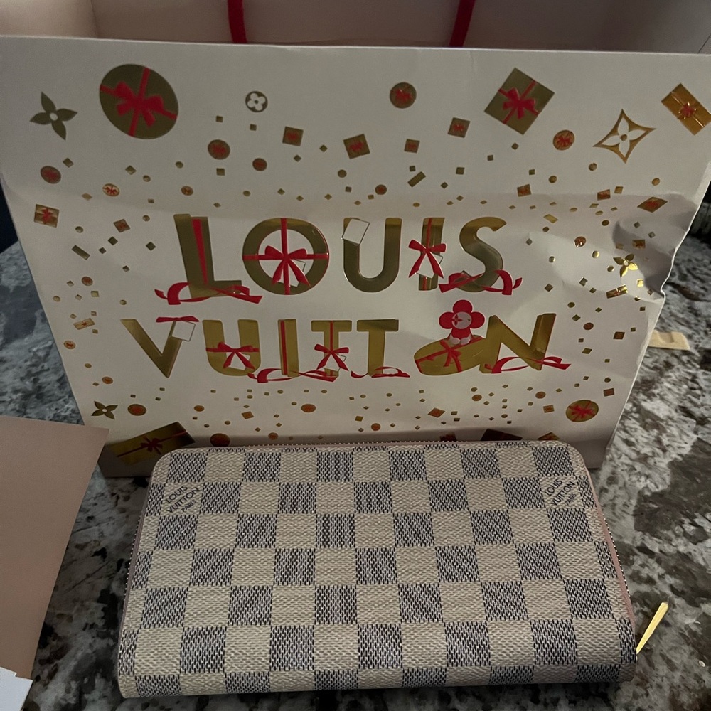 Louis Vuitton Damier Azur Zippy Wallet